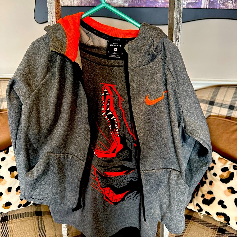 Nike zip up hoodie